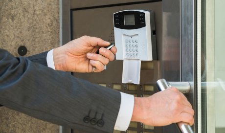 Installer un système de surveillance de contrôle d'accès à Roanne